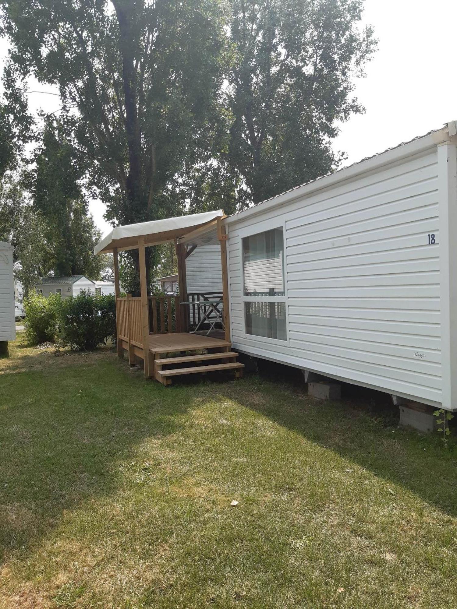 Mobilhome L'Oasis Camping Le Clos Cottet アングル エクステリア 写真