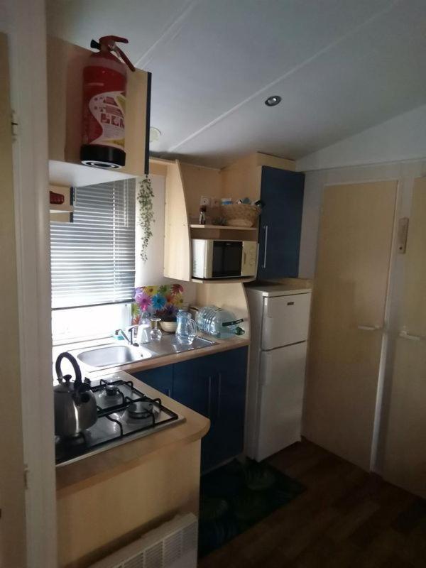 Mobilhome L'Oasis Camping Le Clos Cottet アングル エクステリア 写真