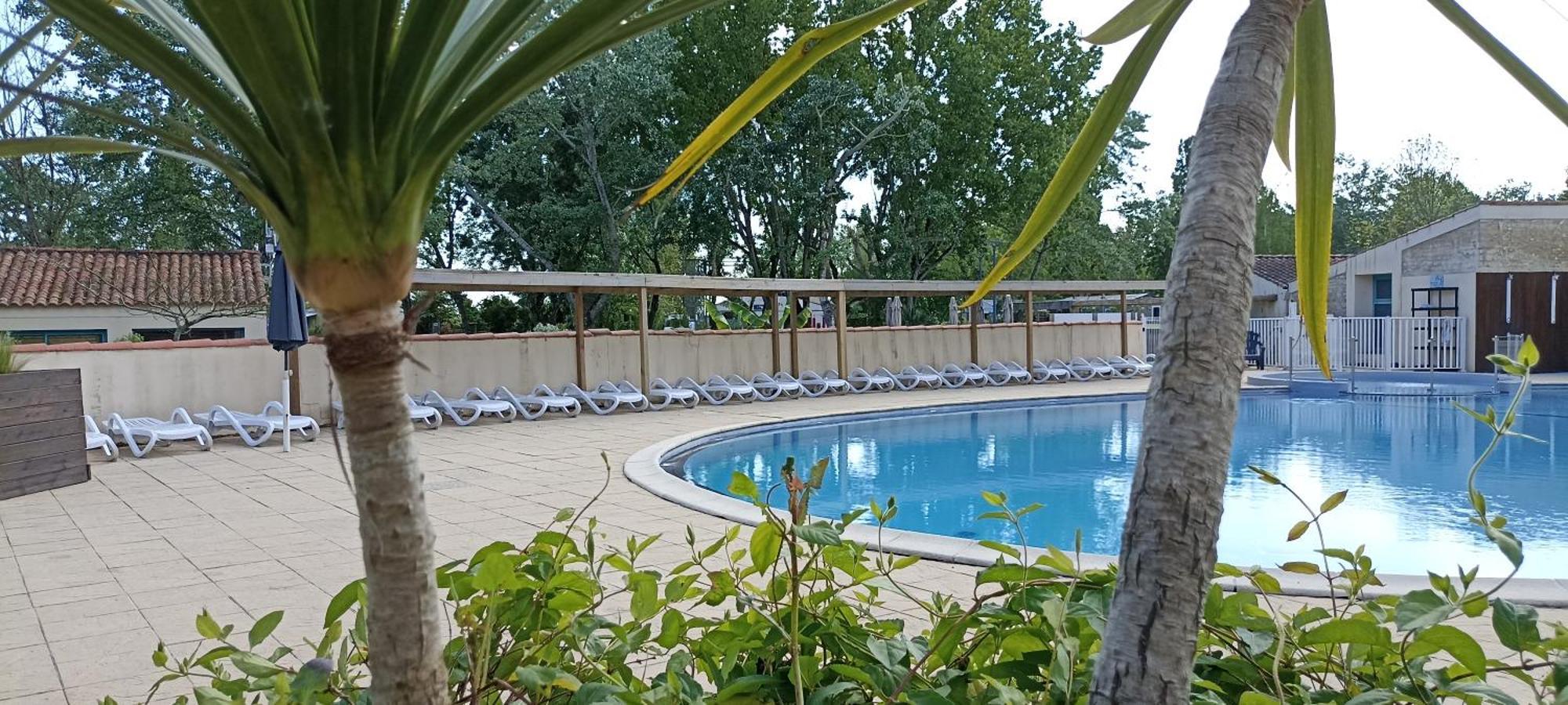 Mobilhome L'Oasis Camping Le Clos Cottet アングル エクステリア 写真